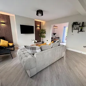 The Perfect Place 3 Bedroom House With Garden And Parking Barnsley